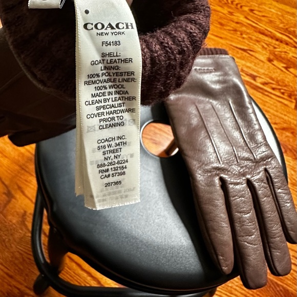 COACH LEATHER GLOVES, Small - Picture 4 of 4